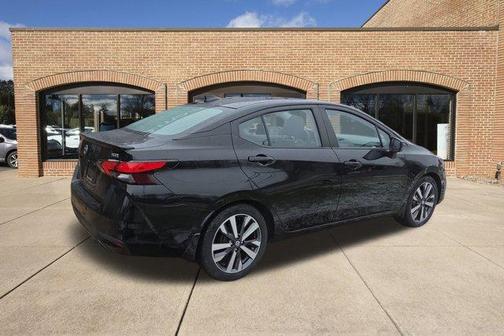 2021 Nissan Versa 1.6 SR
