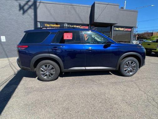 Deep Ocean Blue Pearl 2025 Nissan Pathfinder SV 4WD