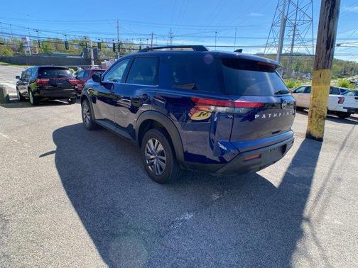 Deep Ocean Blue Pearl 2025 Nissan Pathfinder SV 4WD