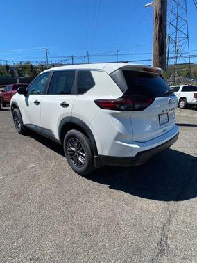Glacier White 2025 Nissan Rogue S