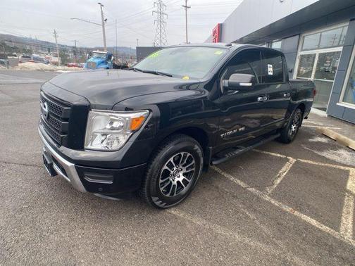 2020 Nissan Titan SV