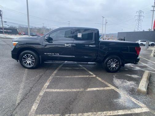 2020 Nissan Titan SV