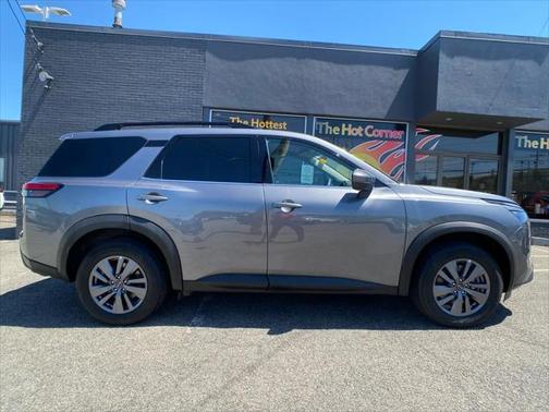 2024 Nissan Pathfinder SV 4WD
