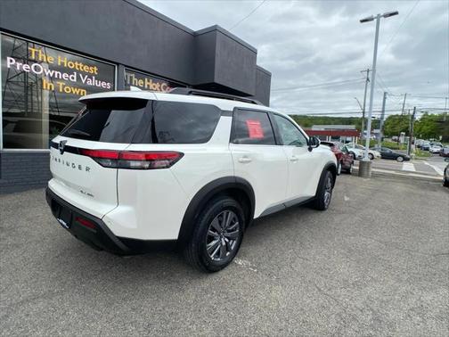 2024 Nissan Pathfinder SV 4WD