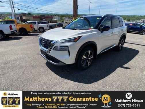 2 Tone White / Black Roof 2023 Nissan Rogue SL