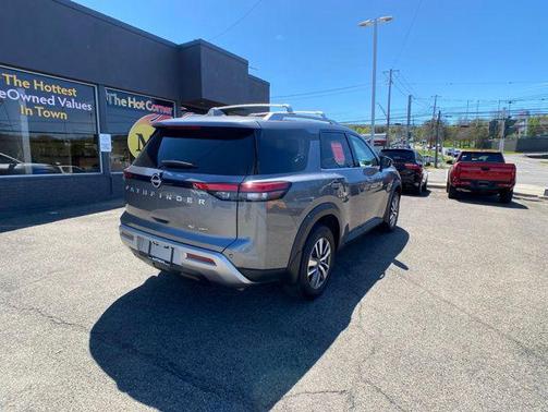 Gun Metallic 2025 Nissan Pathfinder SL 4WD