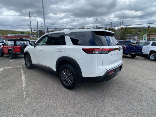 Glacier White 2024 Nissan Pathfinder S 4WD