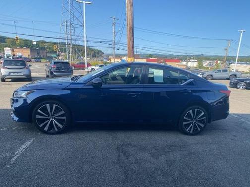 2022 Nissan Altima SR Intelligent AWD