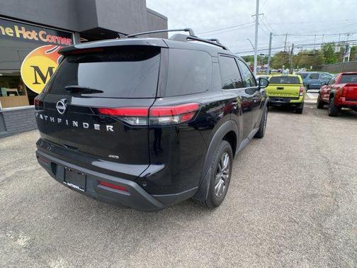 Super Black 2025 Nissan Pathfinder SV 4WD