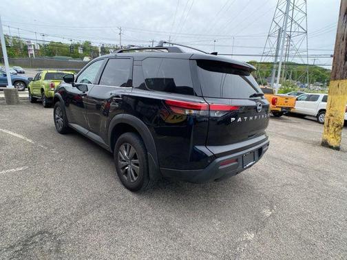 Black 2025 Nissan Pathfinder SV