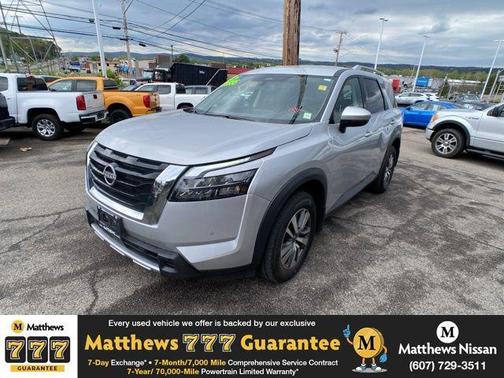 Brilliant Silver 2025 Nissan Pathfinder SL