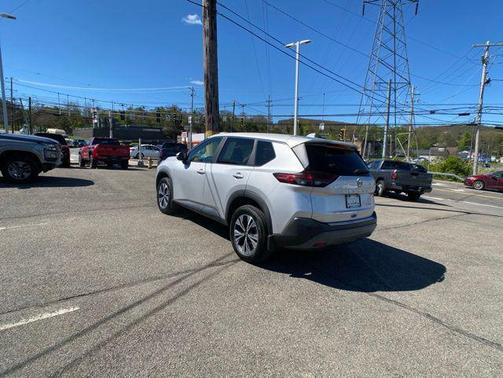 Brilliant Silver Metallic 2023 Nissan Rogue SV