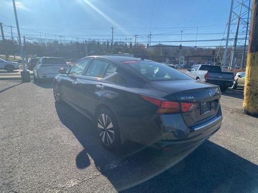 2022 Nissan Altima 2.5 SV