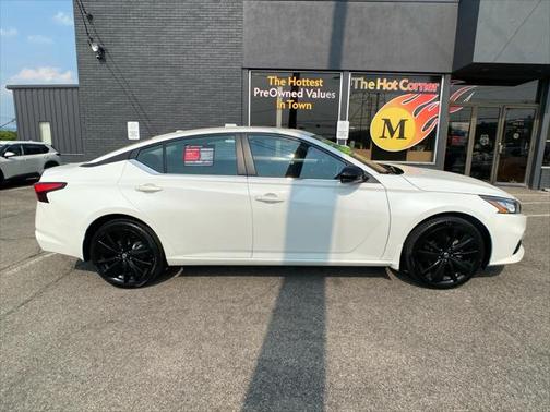 2022 Nissan Altima SR Intelligent AWD
