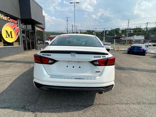 2022 Nissan Altima SR Intelligent AWD