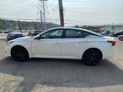 2022 Nissan Altima SR Intelligent AWD
