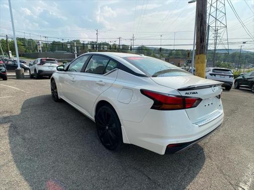 2022 Nissan Altima SR Intelligent AWD