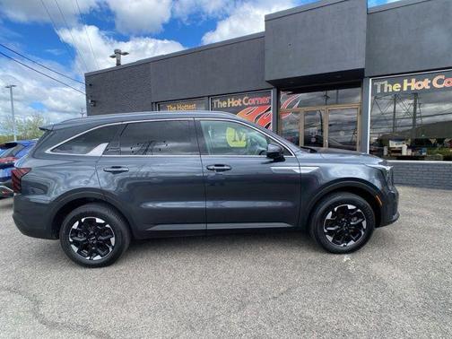 Gravity Grey 2024 Kia Sorento S
