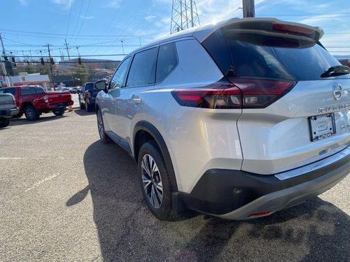 Brilliant Silver Metallic 2021 Nissan Rogue SV