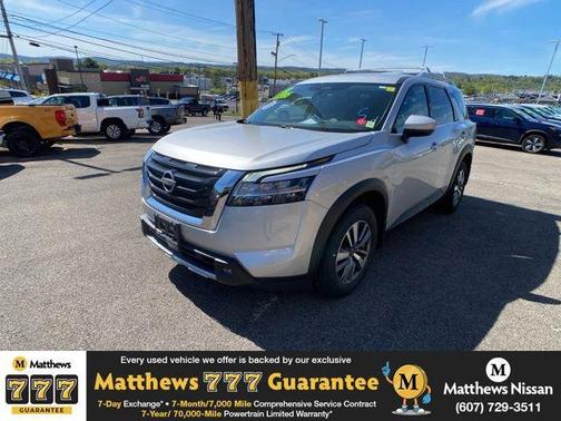 Brilliant Silver Metallic 2023 Nissan Pathfinder SL 4WD