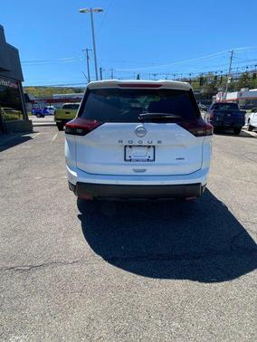 Glacier White 2025 Nissan Rogue S