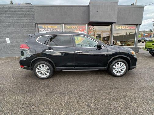 Magnetic Black Pearl 2020 Nissan Rogue SV