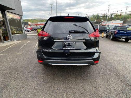 Magnetic Black Pearl 2020 Nissan Rogue SV