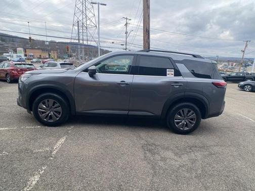 2025 Nissan Pathfinder SV 4WD