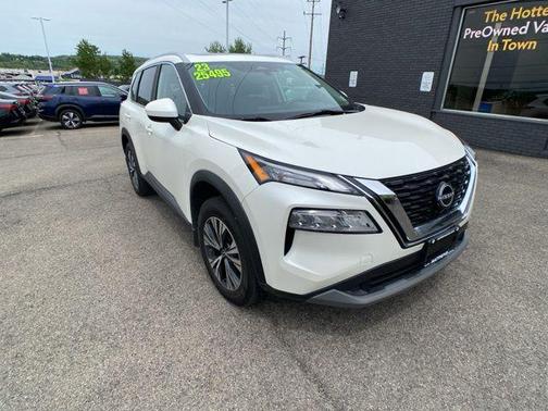 Pearl White Tricoat 2023 Nissan Rogue SV