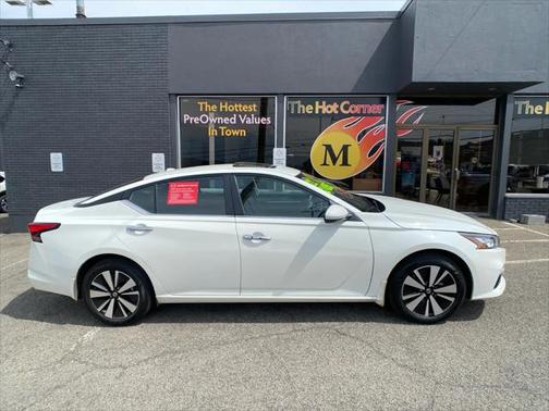 2022 Nissan Altima 2.5 SV