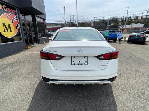 2022 Nissan Altima 2.5 SV
