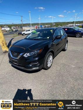 Magnetic Black Pearl 2022 Nissan Rogue Sport SV