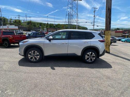 Brilliant Silver Metallic 2023 Nissan Rogue SV