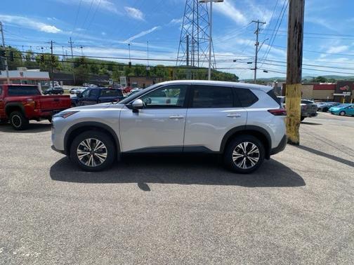Brilliant Silver Metallic 2023 Nissan Rogue SV