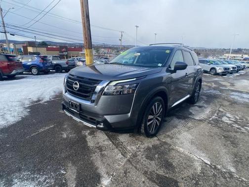 2022 Nissan Pathfinder Platinum 4WD