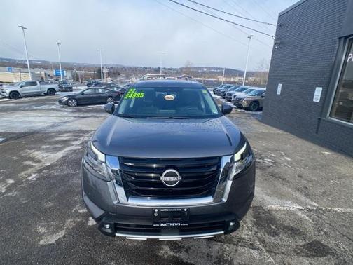 2022 Nissan Pathfinder Platinum 4WD
