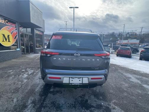 2022 Nissan Pathfinder Platinum 4WD