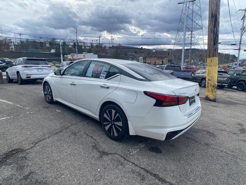 2022 Nissan Altima 2.5 SV