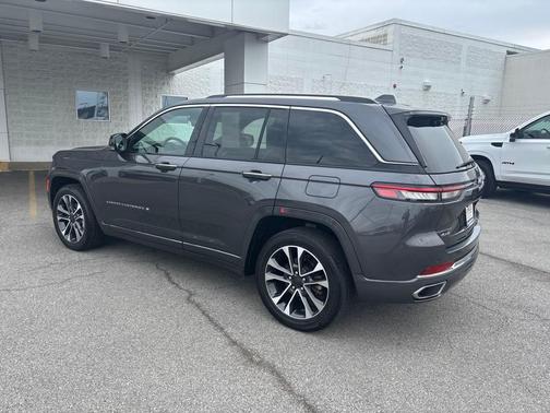 2022 Jeep Grand Cherokee Overland