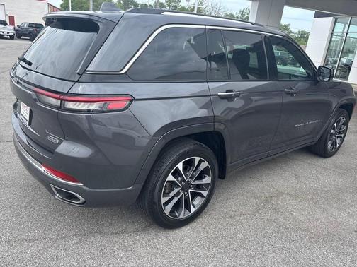 2022 Jeep Grand Cherokee Overland