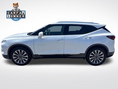 Iridescent Pearl Tricoat 2024 Chevrolet Blazer Premier