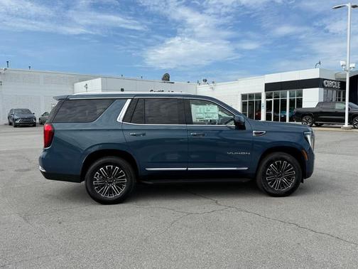 2025 GMC Yukon Elevation