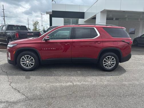 2022 Chevrolet Traverse LT Cloth