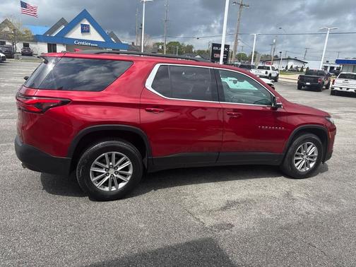 2022 Chevrolet Traverse LT Cloth