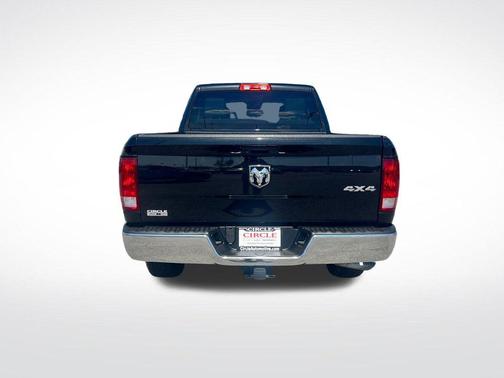 Brilliant Black Crystal Pearlcoat 2019 RAM 1500 Classic Tradesman