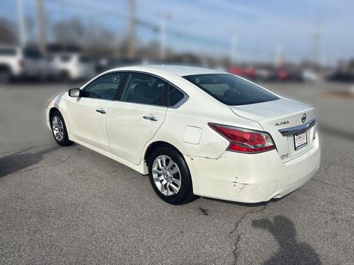 Pearl White 2014 Nissan Altima 2.5 S