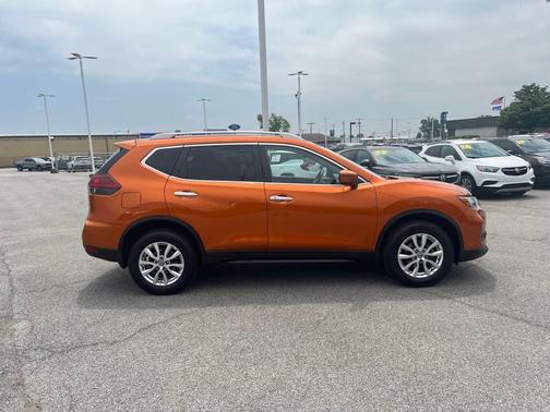 2020 Nissan Rogue SV
