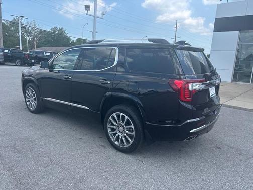 2023 GMC Acadia Denali