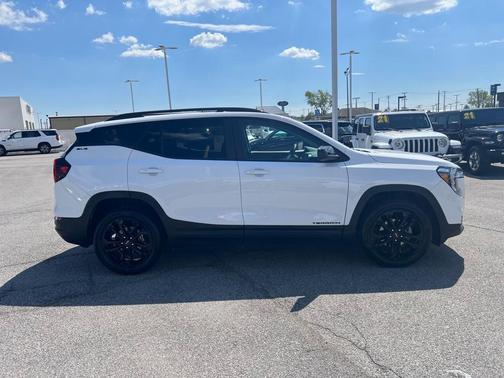 2022 GMC Terrain SLE