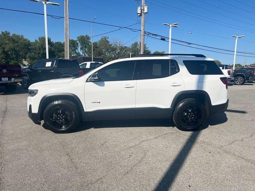 2023 GMC Acadia AT4